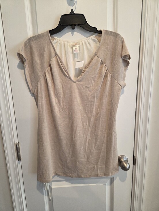 Two Hearts Maternity Tops - NWT Cream Color Lightweight Maternity Shirt